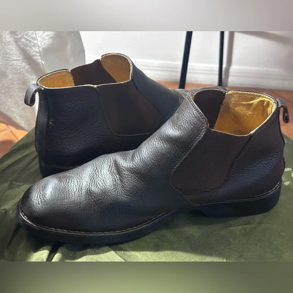 Sandro Dark Brown Leather Chukka Boots with Elastic Side Panels- calfskin